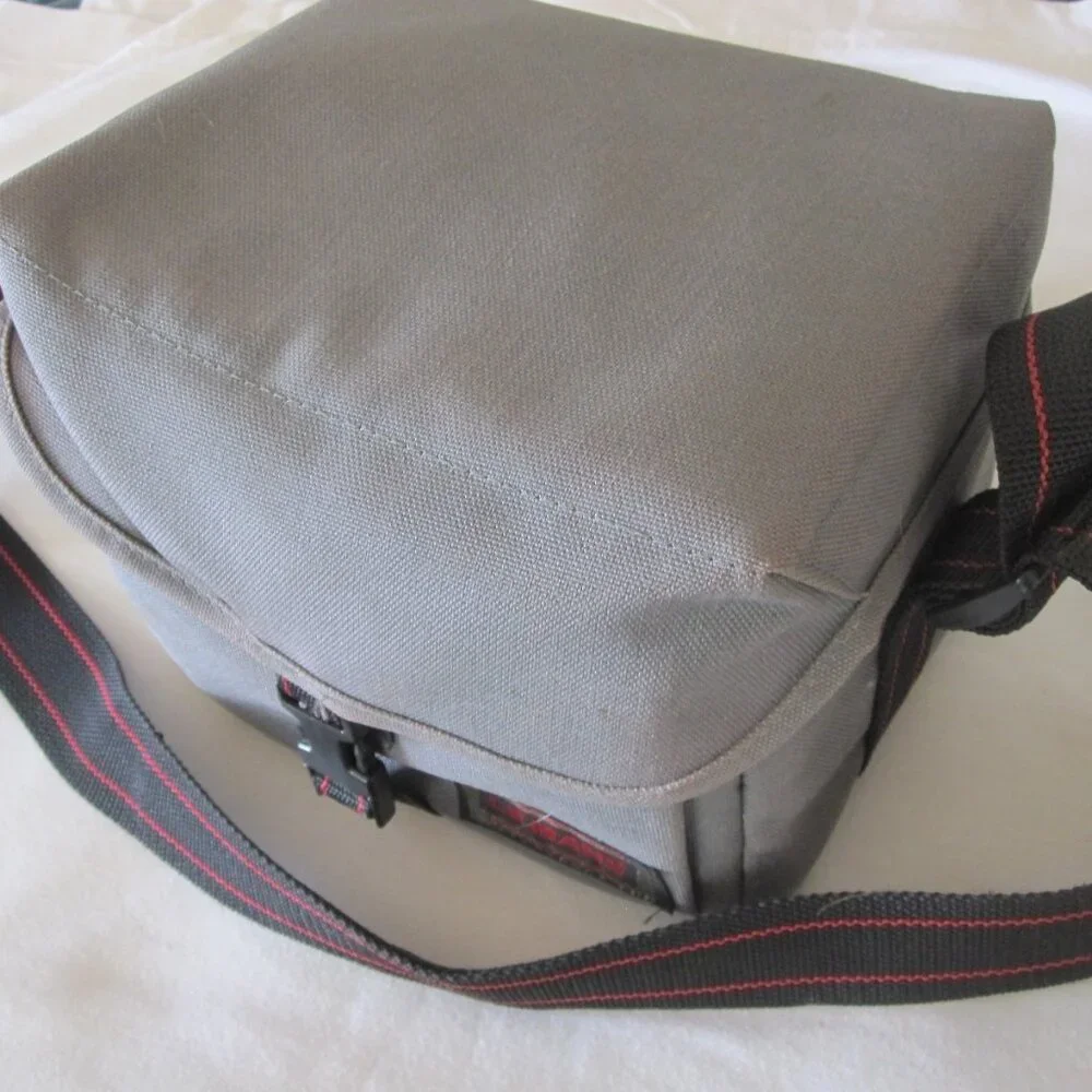 vintage Le Mans Padded Camera Shoulder Bag- Model: LE-2010A, Gray/Blue